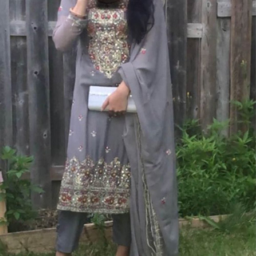 Pakistani three piece suit